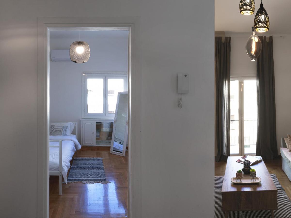 Beautiful Athenian Apartment Next To The Center Exteriör bild