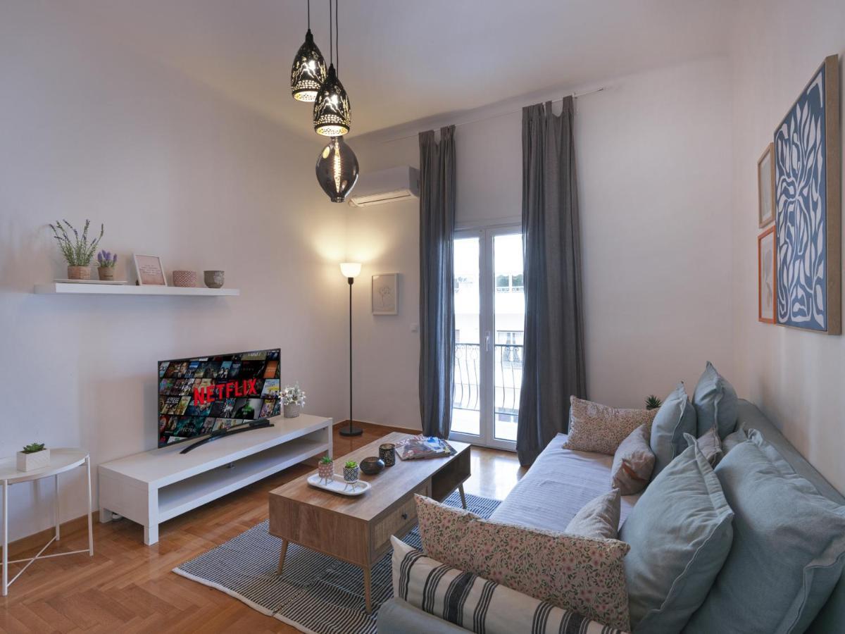 Beautiful Athenian Apartment Next To The Center Exteriör bild
