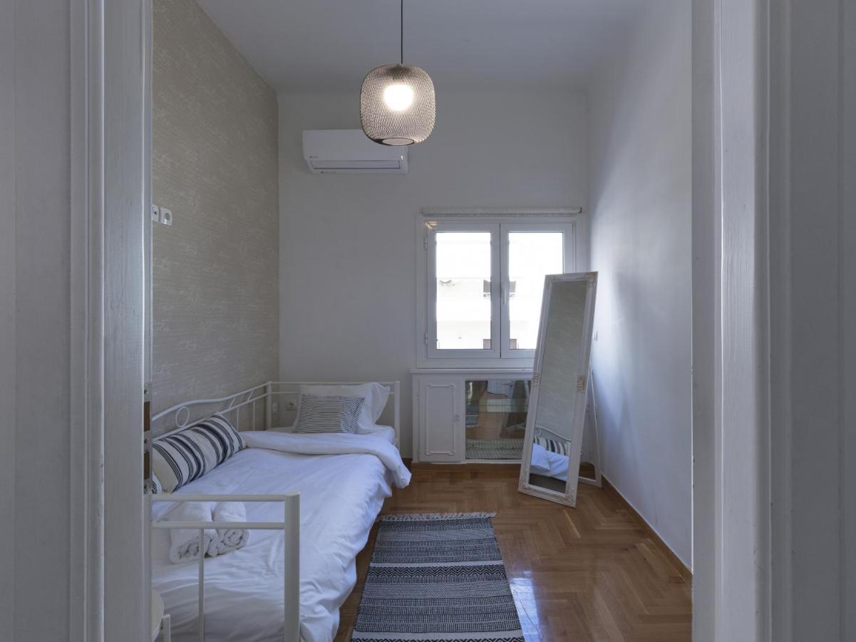Beautiful Athenian Apartment Next To The Center Exteriör bild