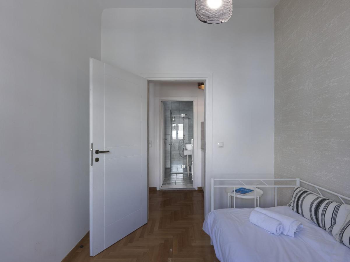 Beautiful Athenian Apartment Next To The Center Exteriör bild